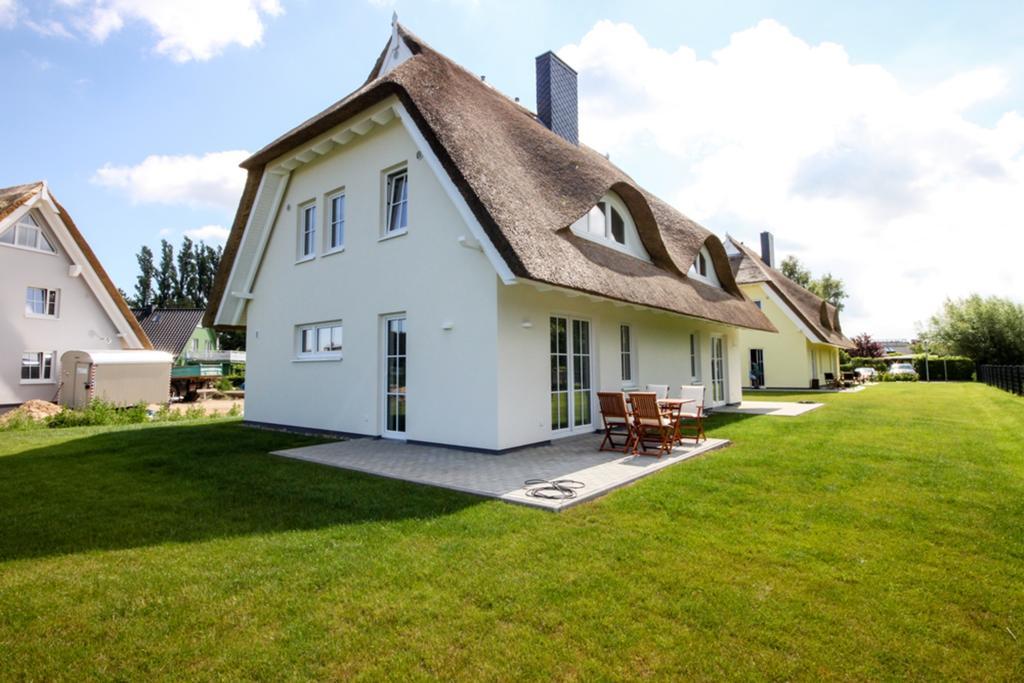 Reetdachhaeuser Boergerende Екстериор снимка